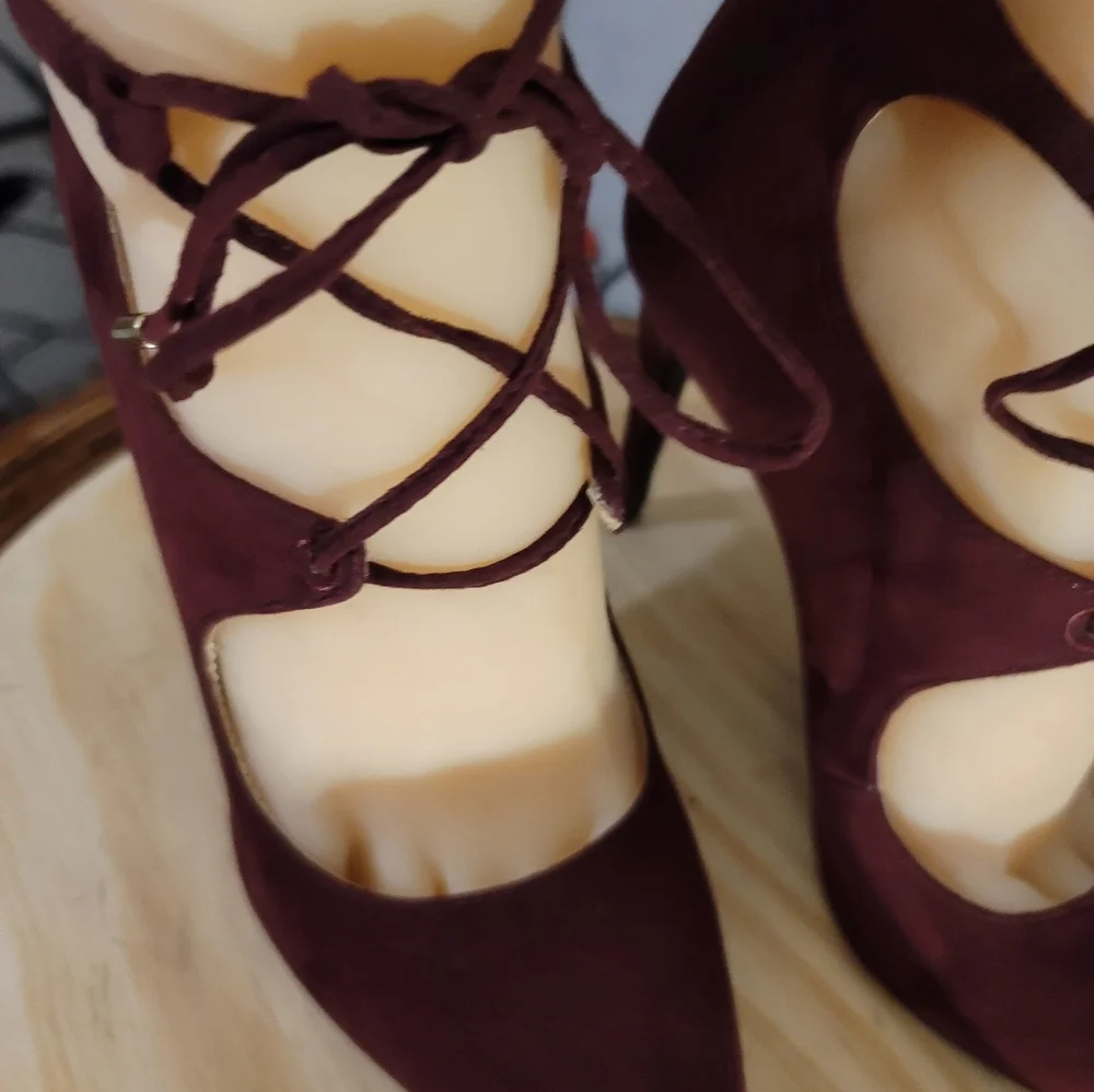 MARC FISCHER RICH BURGUNDY CUT OUT LACED TOP HEELS/SIZE 7 - Picture 5 of 9